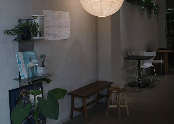 夜カフェも楽しめる、あたたかい空間